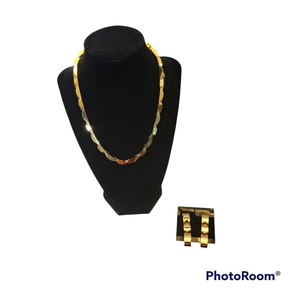 NEW Fashion Jewelry - Set of Necklace and Earrings - Golden